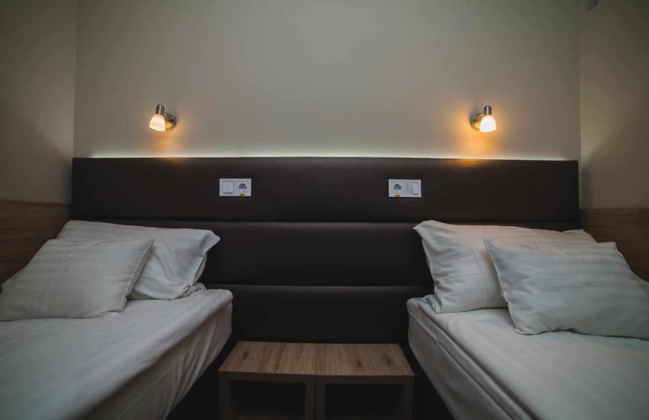 Sztar Motel Etterem Balassagyarmat Eksteriør billede