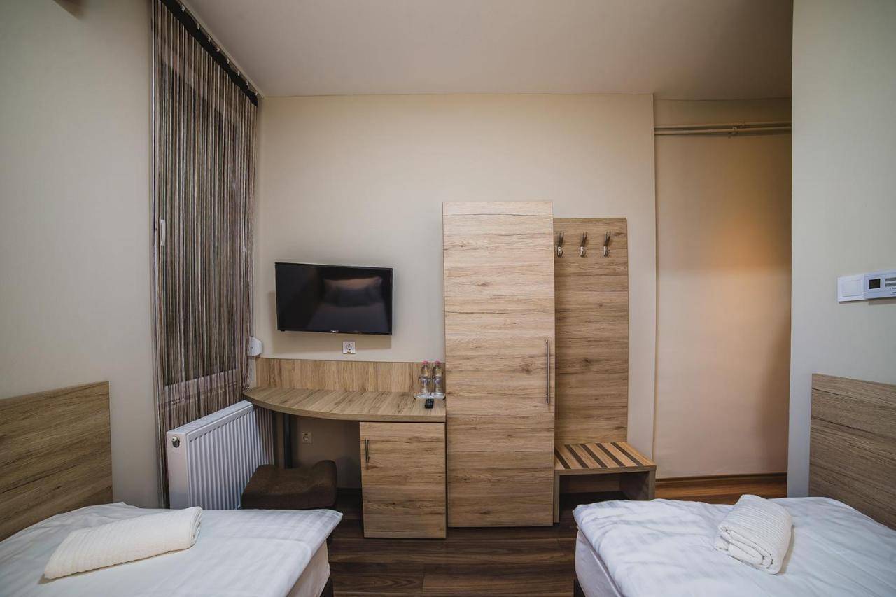 Sztar Motel Etterem Balassagyarmat Eksteriør billede